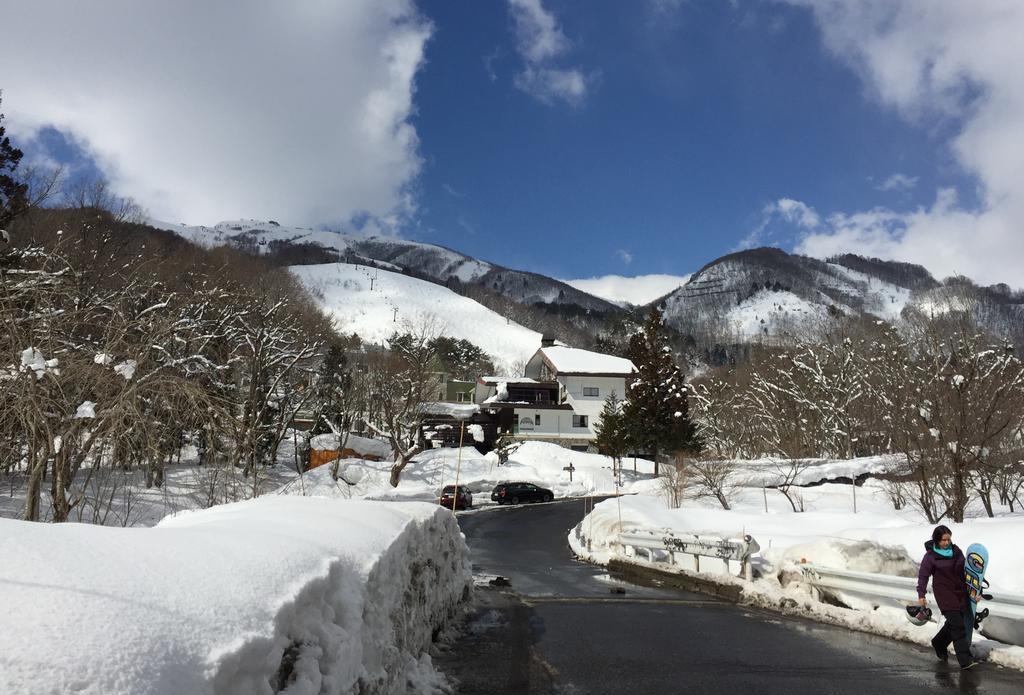 Hakuba Landmark Happo Lodge Exterior photo